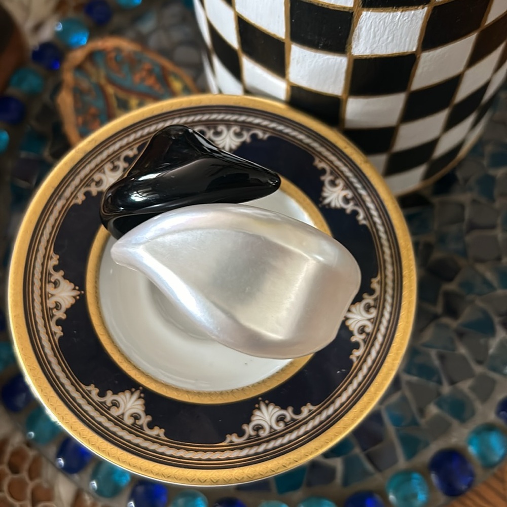 Vintage Black and White Clamper Bracelet - Picture 6 of 6